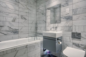 Main Bathroom- click for photo gallery